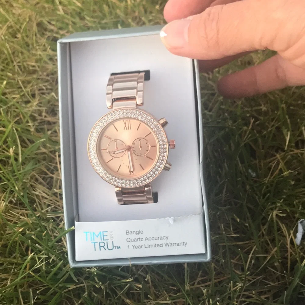 TIME AND TRUE WOMAN GOLDEN CUFF WATCH BANGLE QUARTZ ACCURACY